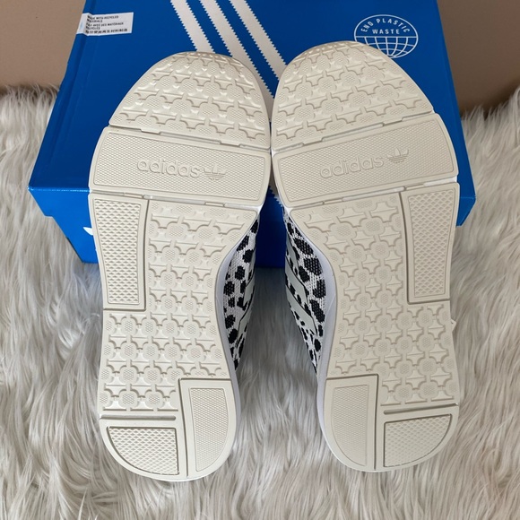 {ADIDAS} Swift Run 22 W in Leopard Print - Women's 8 NWT - Picture 4 of 6